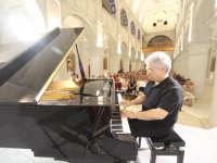 Şarkılar ve sözcükler Çeşme'de dans edecek