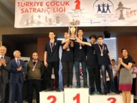 Satrançta Yamanlar'dan iki kupa