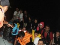 SEFERİHİSAR'DA 28 SIĞINMACI KURTARILDI