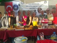 Şehit Polis Eşleri Derneği, şehit polis çocuklarına destek için stand açtı