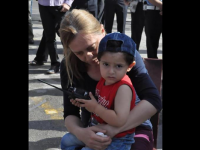 Şehit Polisin Oğlu, babasının telsizini elinden bırakmadı