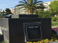 Selçuk Yaşar’ın heykeli ne oldu?