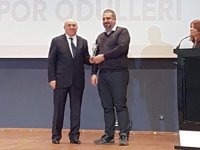 Serkan Ergüven'e TSYD'den ödül...