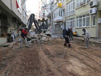 Sokaklar yenileniyor, Karşıyaka güzelleşiyor