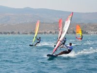 Sörf rüzgârı bu hafta Çandarlı'da esecek