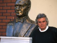 Tarık Akan, Karşıyaka’da ölümsüzleşiyor