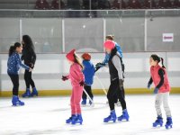 Tatilde buz pateni keyfi