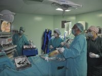 Tek ameliyatla 3 fıtıktan kurtuldu