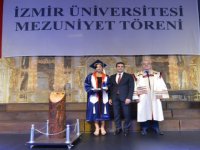 Tek kelime Türkçe bilmeden geldi, birincilikle mezun oldu