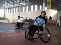 Tekerlekli sandalyeden şampiyonluk kürsüsüne