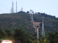 Teleferik açıldığı gün arıza yaptı...