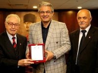 TMOK'den Akpınar'a teşekkür plaketi