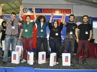 Trivia Quiz’in birincisi yine İzmir Üniversitesi