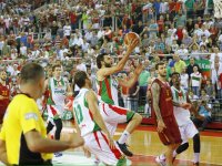 Pınar Karşıyaka turu son maça bıraktı