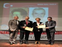TÜRFAD'dan Dikmen'e Basın Özel Ödülü