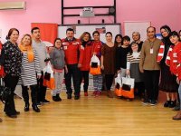 Türk Kızılayı Karşıyaka Şubesi 23 yaş zihinsel engelli 95 öğrenciyi sevindirdi