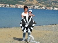 Uçurtmalar Foça’da sevgiye ve dostluğa uçtu