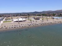 Urla'da mavi bayraklı Kum Denizi keyfi