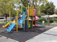 Urla'da parklar yenilendi