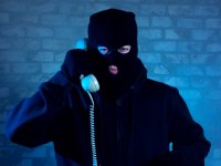 Urla'da telefonla dolandırıcılık