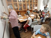 USTA ÇİZERLERDEN MİNİKLERE KARİKATÜR DERSİ