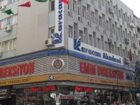 Vakıf İş Hanı yıkılıyor