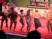 Veteren vücutcular Karşıyaka'da şov yaptı