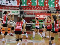 Voleybolda Karşıyaka'dan sürpriz yenilgi...
