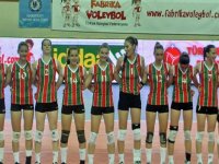 VOLEYBOLDA KARŞIYAKA GENÇ BAYANLARI TÜRKİYE  5. OLDU