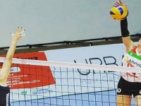 Voleybolda Karşıyaka Özateş'i rahat geçti
