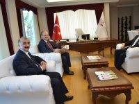 Yazarımız Yılmaz Durmaz rektör Galip Akhan'ı ziyaret etti