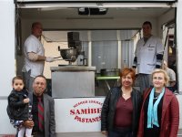 Yeni muhtar lokmayla başladı