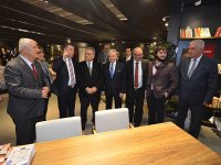 Yeni trend mobilyalar İzmir'de görücüye çıktı