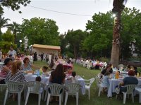 Yöneticiler yuvanın çocukları ile iftar yaptı