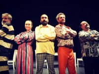 Yönetmenler oyuncu olup sahneye çıktı