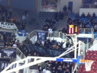 Yunanlı taraftarlardan Türkiye'ye küfürlü pankart