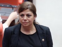 Zeynep Altıok: ''Aliağa'da zehirli gemi sökülüyor''