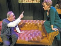 Zuhal Olcay 8 yıl aradan sonra Karşıyaka'da tiyatro sahnesine dönüyor