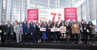 Doğaltaşa hayat veren genç tasarımcılar ödüllerini aldı