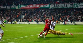 Kaf Kaf, İzmir takımlarına karşı üstün...