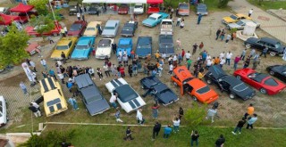 Klasik otomobil tutkunları buluştu