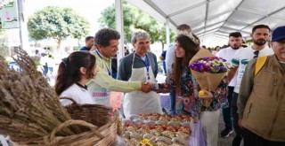 14. Alaçatı Ot Festivali’nin ilk günü renkli görüntülere sahne oldu