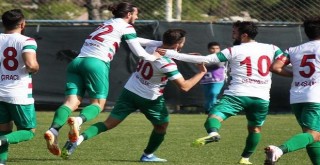 Karşıyaka Kemer'i sıktı...