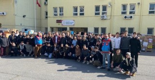 Karşıyaka Kaymakamlığı'ndan 5 Tır yardım desteği