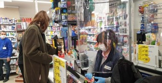 Karşıyaka’da esnaf önlemlerini aldı