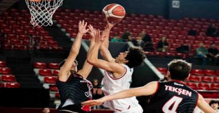 Pınar Karşıyaka'nın gençleri Teşvikiye'ye mağlup