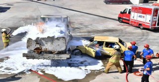 İzmir İtfaiyesi’nde sağlıkçılar hayat kurtarıyor