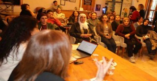 Efes Selçuk'ta kadına yönelik şiddete karşı söyleşi