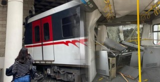 Metro raydan çıkıp duvara çarptı...