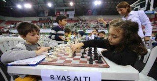 Karşıyaka'da Ödüllü Satranç Turnuvası’na başvurular başladı